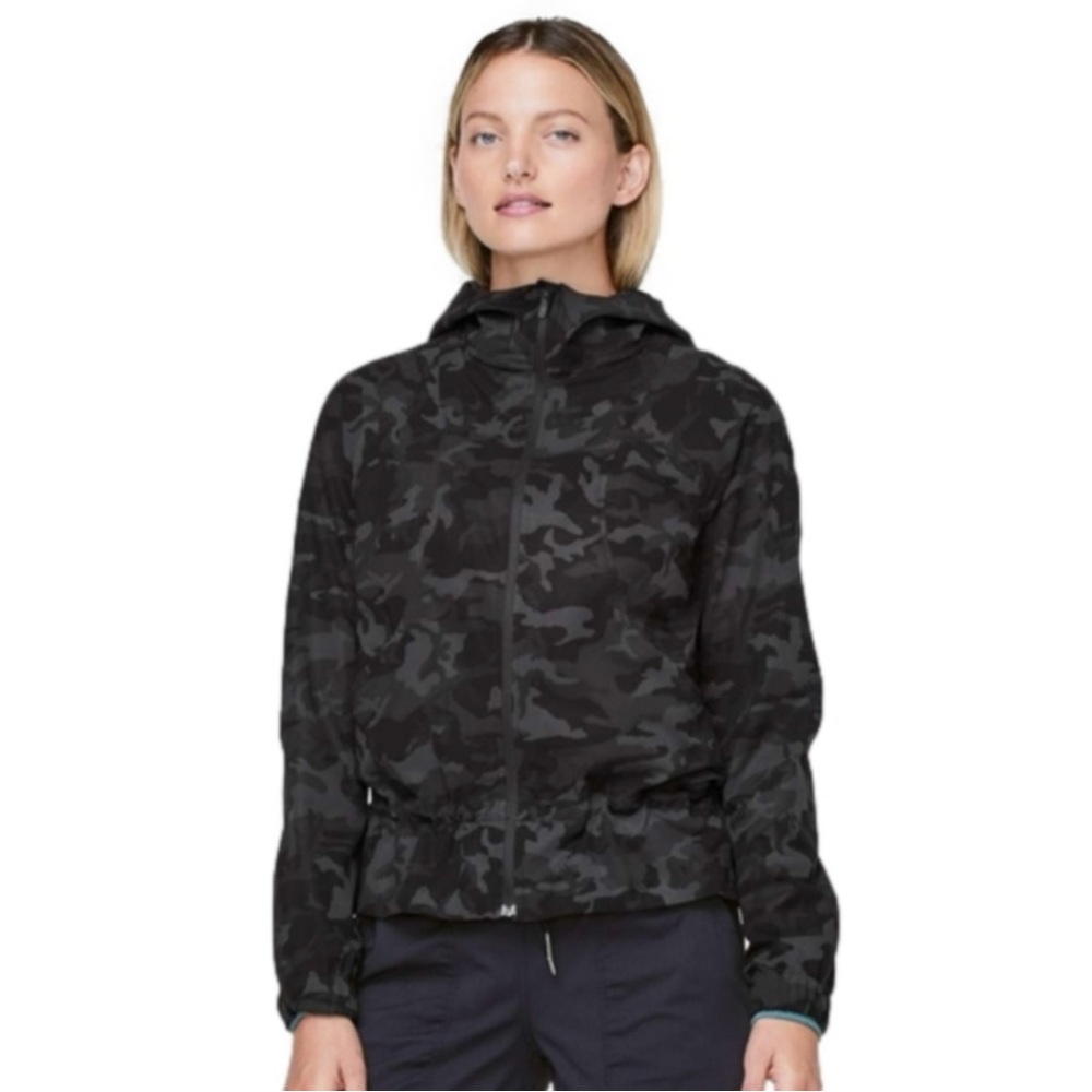 Size 6 Lululemon Pack It Up Jacket.